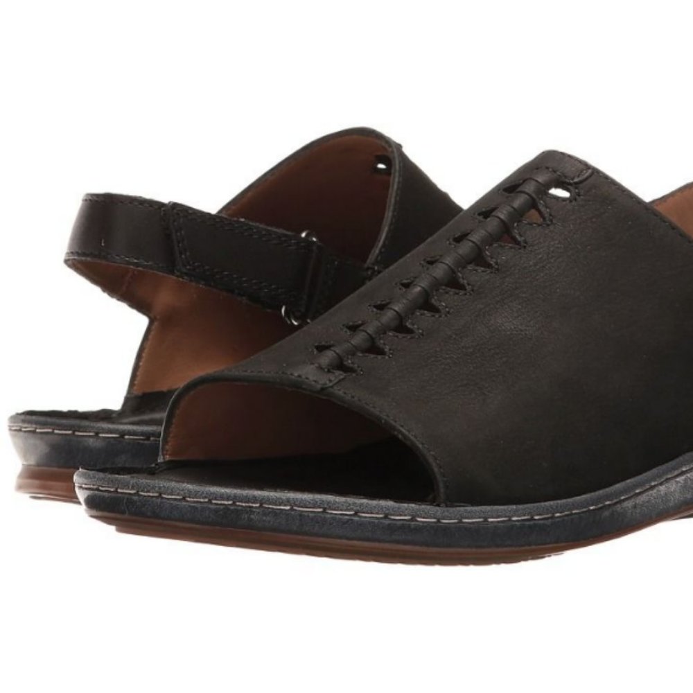 Clarks Artisan Saria Forte peep-toe flat sandal